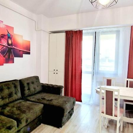 Evelyn Modern Apartment Near Palas Jászvásár Kültér fotó