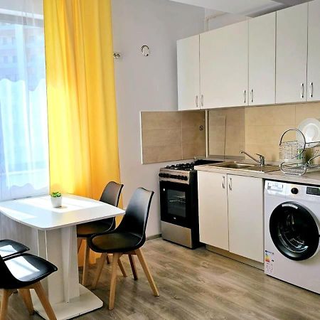Evelyn Modern Apartment Near Palas Jászvásár Kültér fotó