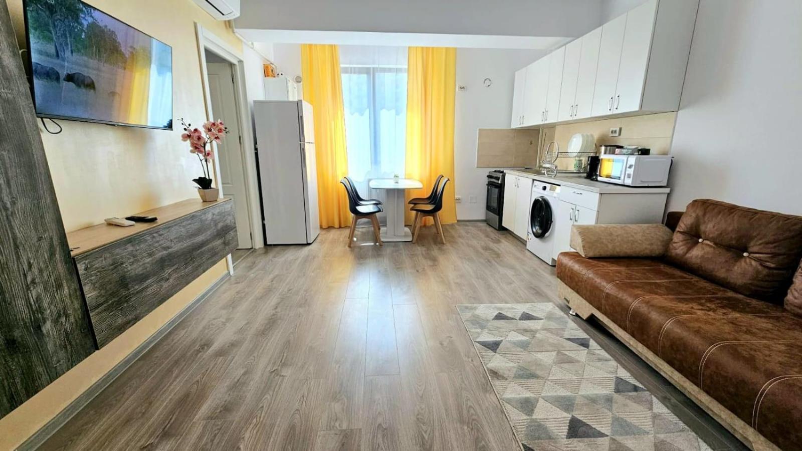 Evelyn Modern Apartment Near Palas Jászvásár Kültér fotó